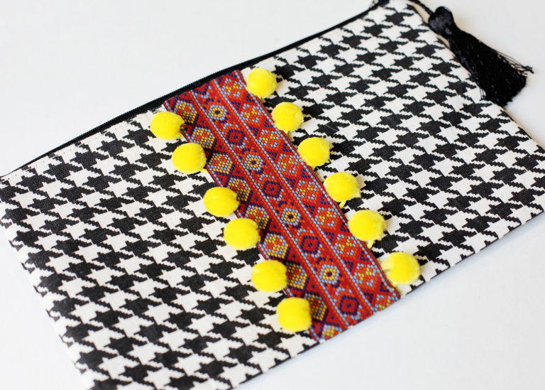 DIY Pom Pom Clutch